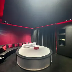 احجز هنا