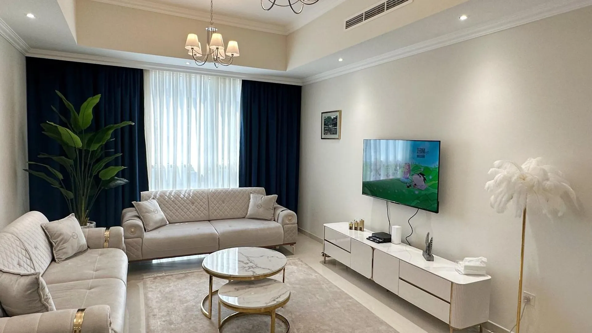 Dunya Tower Luxury And 2 Min Walk To Dubai Mall And Burj Khalifa In Heart Of Downtown Apartment
