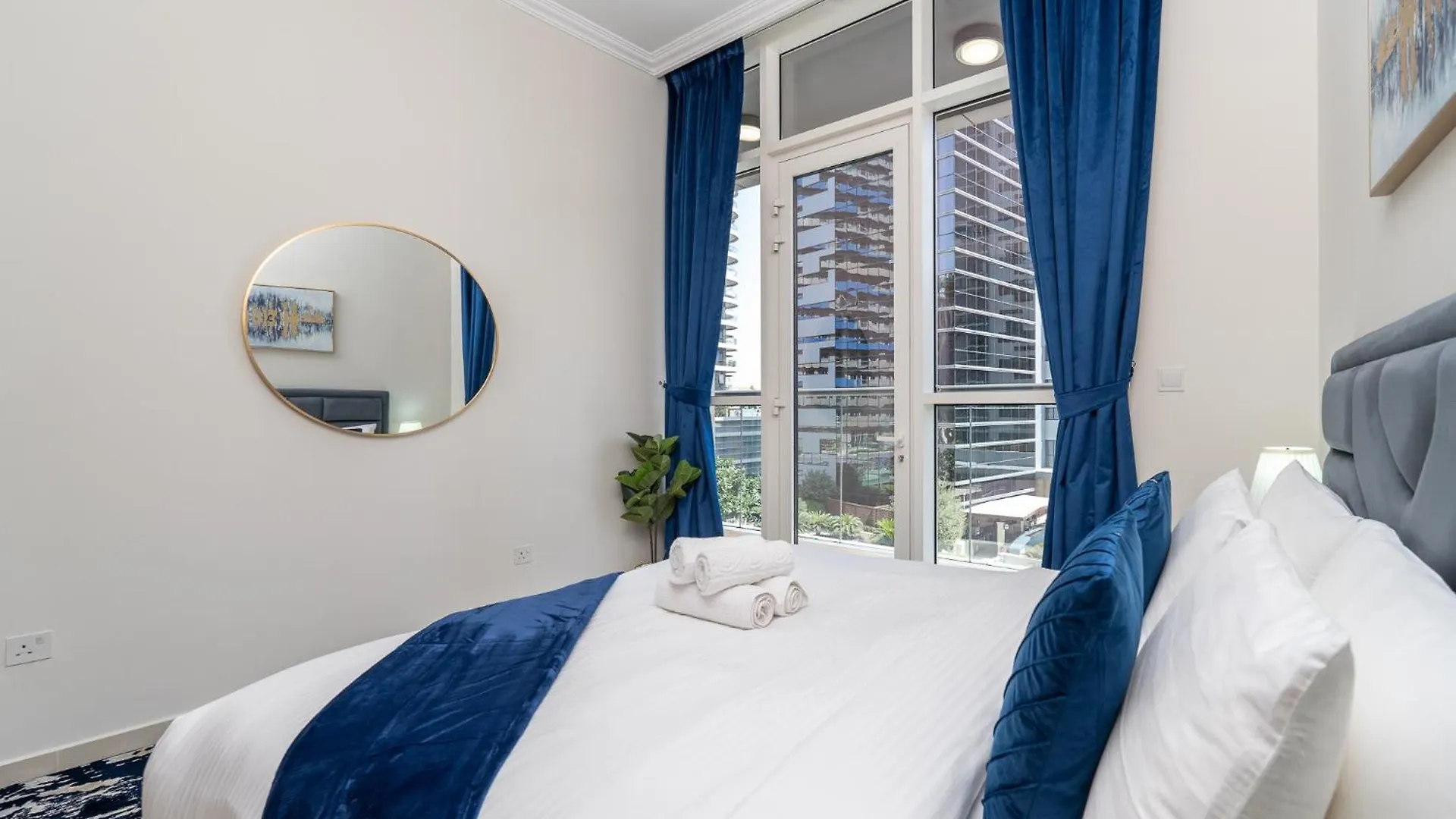 Dunya Tower Luxury And 2 Min Walk To Dubai Mall And Burj Khalifa In Heart Of Downtown United Arab Emirates