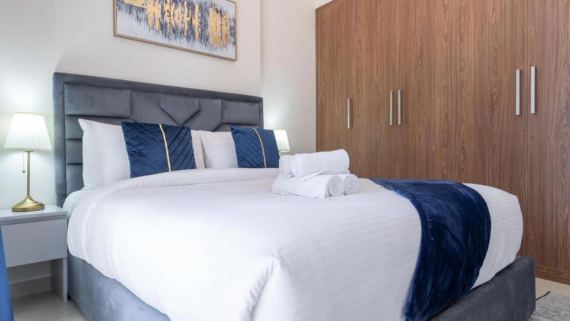 شقة Dunya Tower Luxury And 2 Min Walk To Dubai Mall And Burj Khalifa In Heart Of Downtown