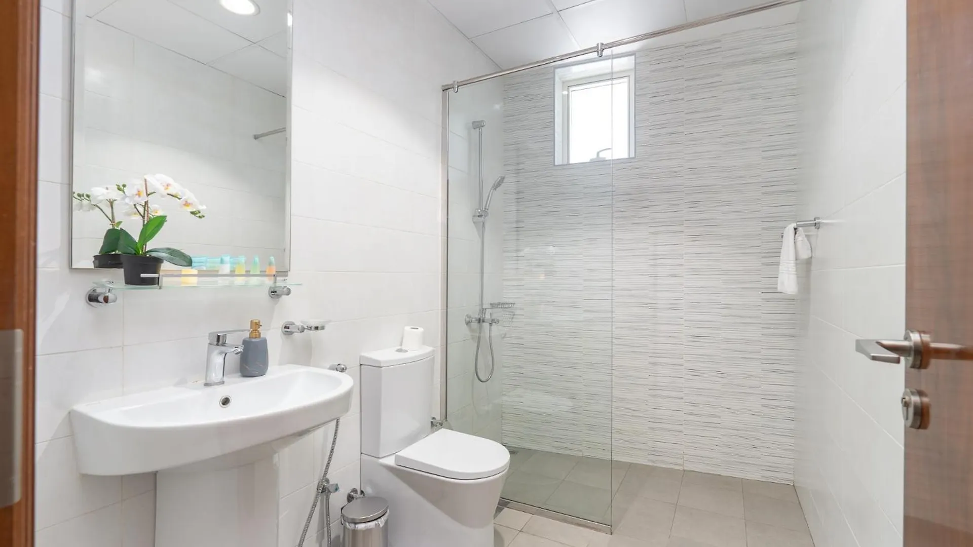 شقة Dunya Tower Luxury And 2 Min Walk To Dubai Mall And Burj Khalifa In Heart Of Downtown الإمارات العربية المتحدة