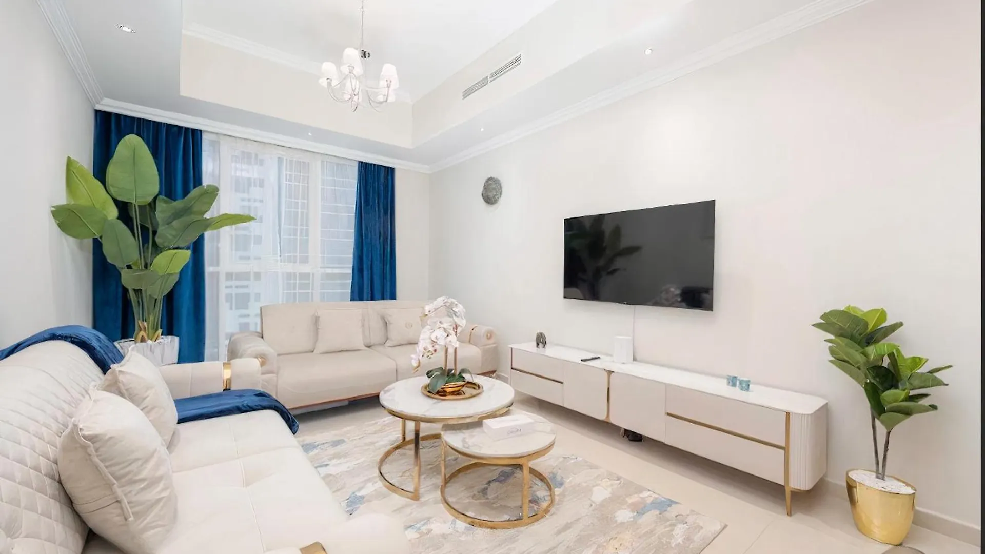 Apartment Dunya Tower Luxury And 2 Min Walk To Dubai Mall And Burj Khalifa In Heart Of Downtown